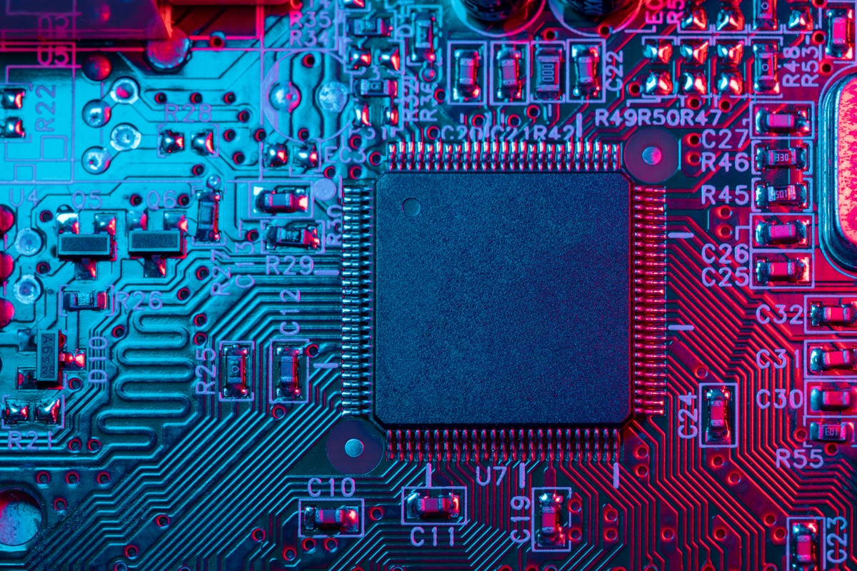 Pros and Cons of MCU Hardware and Software Peripherals