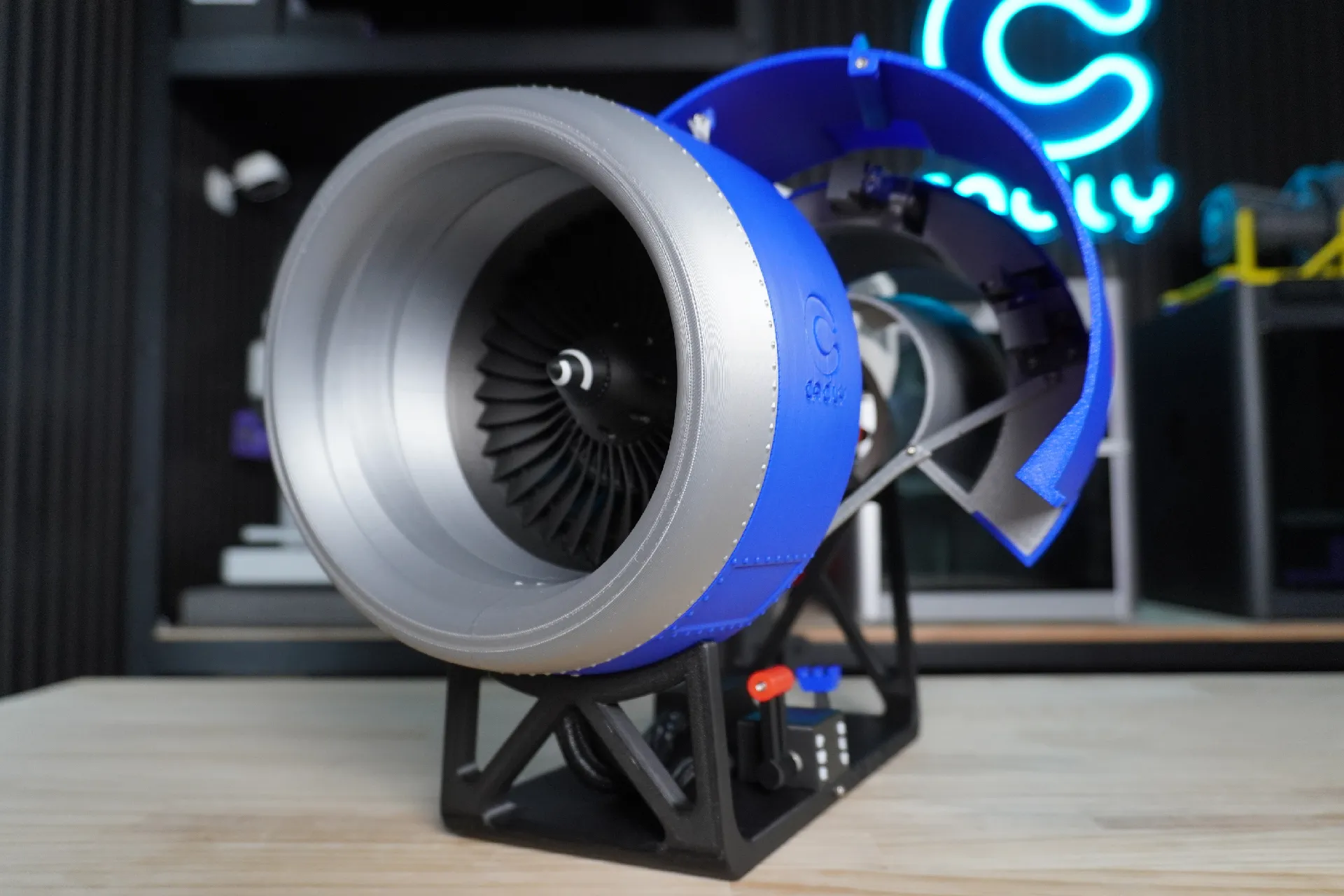 You can 3D print this amazingly complex turbofan jet engine model