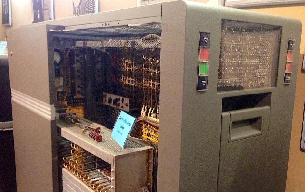 Energizing a vacuum-tube flip-flop module from a 1948 IBM system