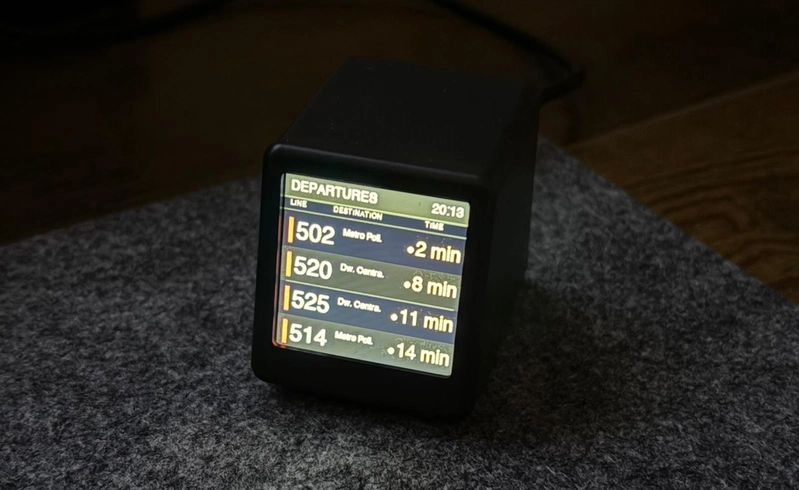 GeekMagic Ultra screen showing transport data