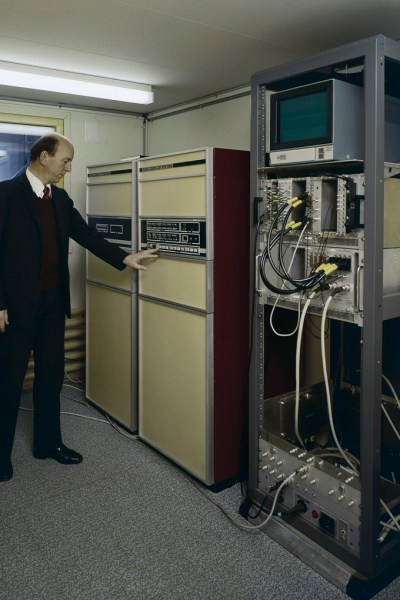 En minimaskin av typen ND-10 i bruk ved CERN i Sveits, cirka 1984. Bilde: NDWiki.