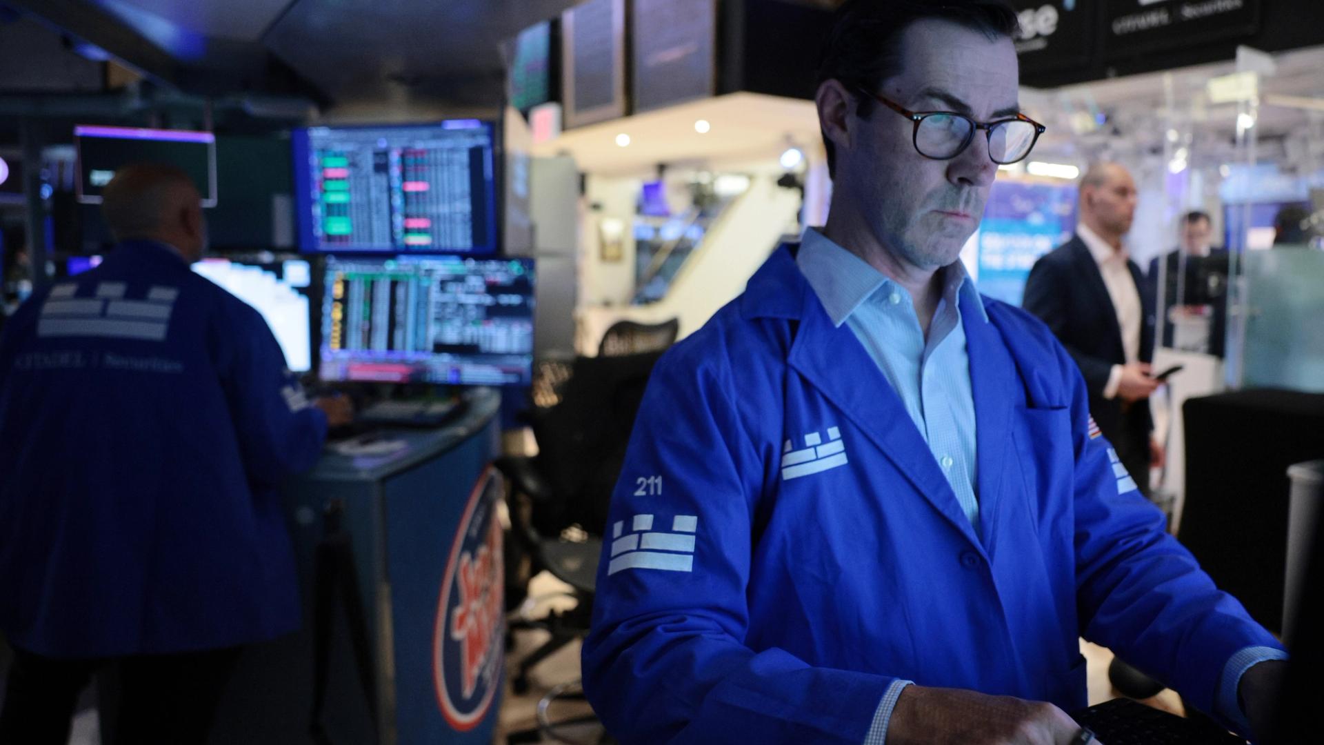 Coinbase's weak quarter leaves Wall Street split on timing of a recovery