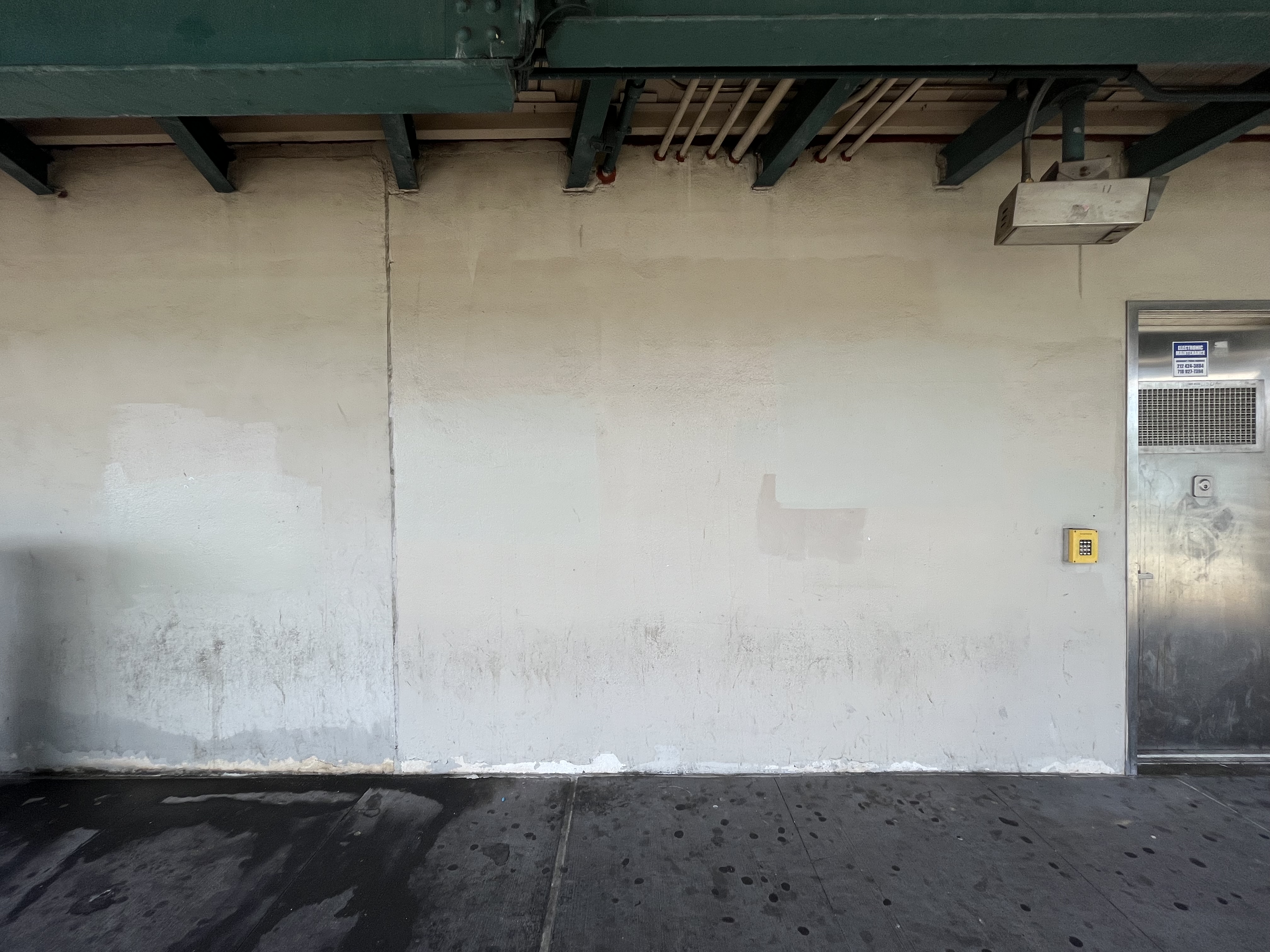 Estimating the heights of New Yorkers from their scuff marks