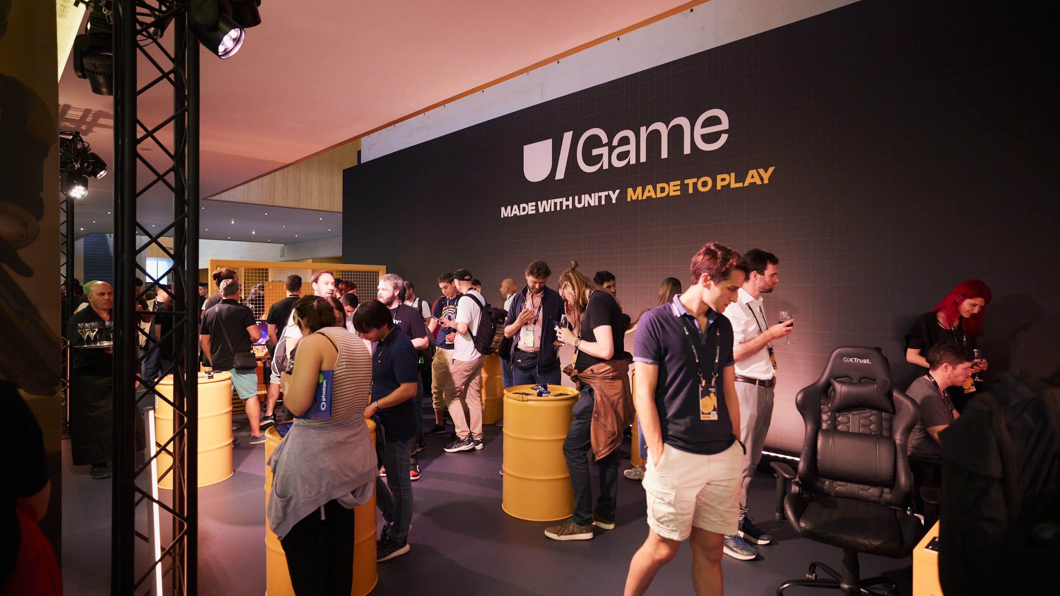 Attendees playing MWU games