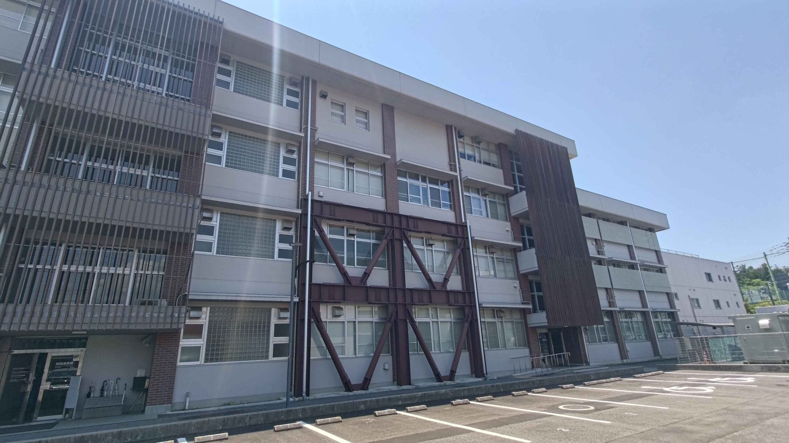 The venue, Kochi University of Technology Eikokuji Campus